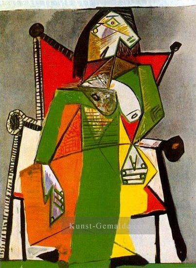 Frau sitzen dans un fauteuil 3 1941 kubist Pablo Picasso Ölgemälde